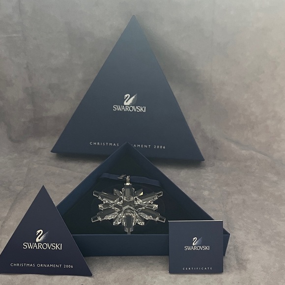 Swarovski Crystal Snowflake annual Christmas Ornament 2006 - Picture 4 of 7